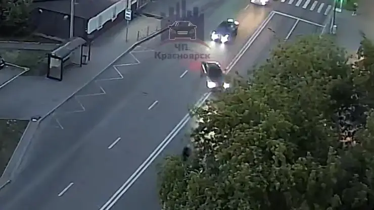 В Красноярске произошла авария с участием мотоциклиста и легкового автомобиля