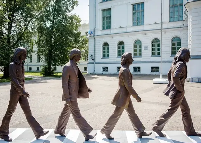 «Гастролирующую» скульптуру The Beatles установят в Томске у ТГАСУ