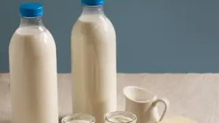 Красноярцам рассказали, как выбрать обычное и растительное молоко