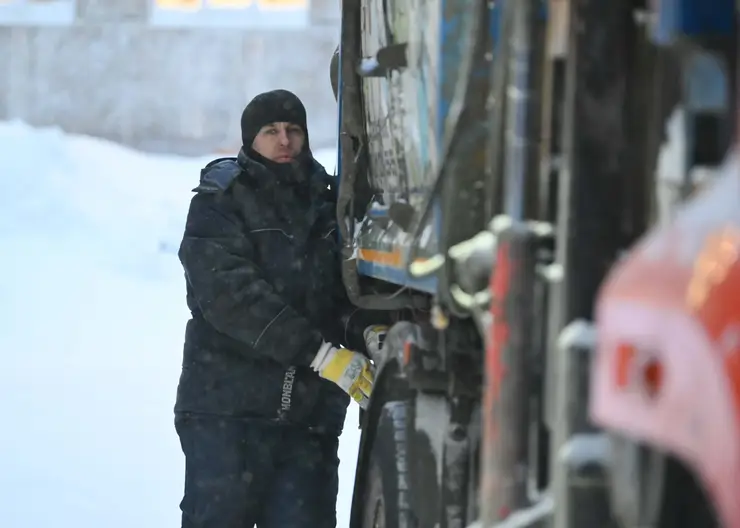 "Спасают только люди": Как вывозят отходы в Норильске, где зима 9 месяцев в году