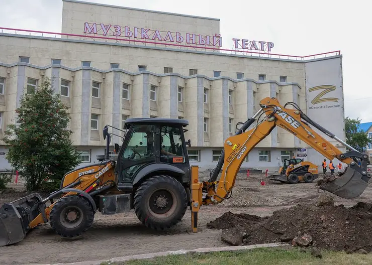 Благоустройство площади перед Красноярским музыкальным театром завершат в августе