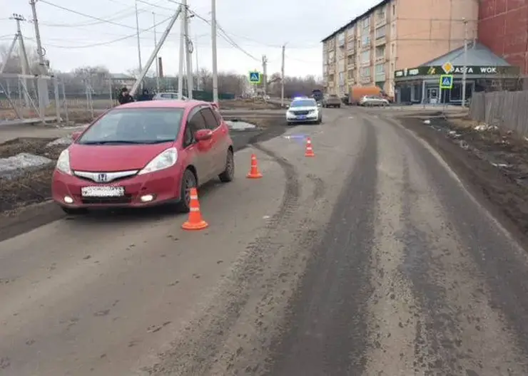 Под Иркутском мужчина сбил ребенка зеркалом заднего вида. Девочка в больнице