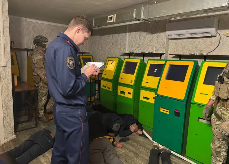 Троих хабаровчан подозревают в организации азартных игр