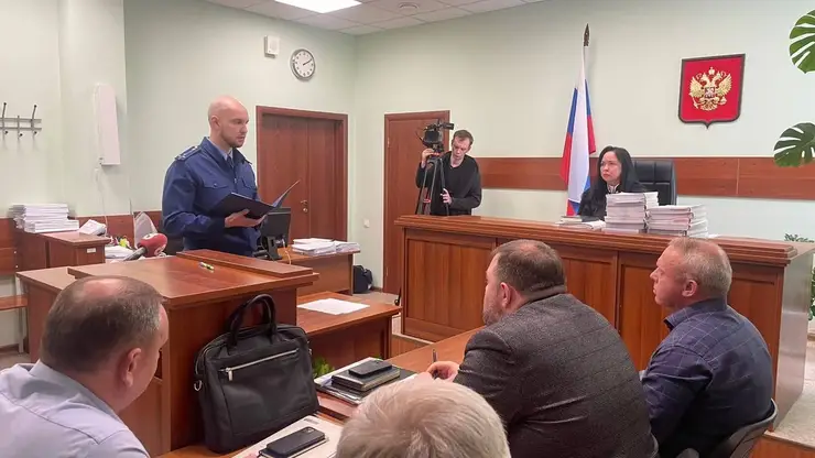 Защита экс-председателя правительства Красноярского края Юрия Лапшина на очередном судебном заседании заявила, что он болен раком