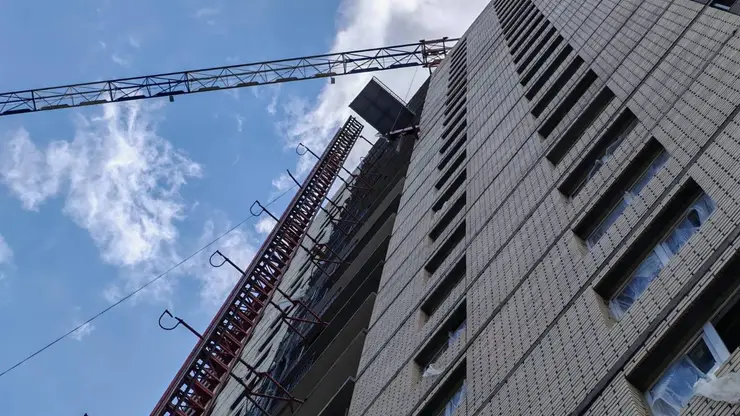 В Красноярске возбудили уголовное дело после гибели рабочего на стройке