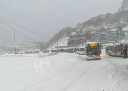 Камчатка парализована снежным циклоном: город утонул в сугробах