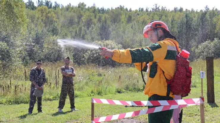 Авиапожарный из Красноярска сразится за звание лучшего лесного пожарного страны