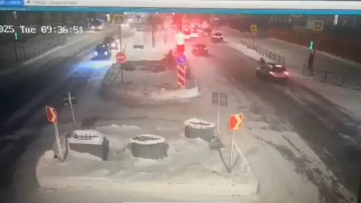Водитель сбил 11-летнего школьника, который переходил дорогу на «зеленый» в Норильске (видео)