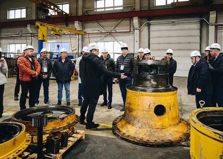 Крупнейшие промышленные предприятия России обсудили в Красноярске будущее карьерной техники