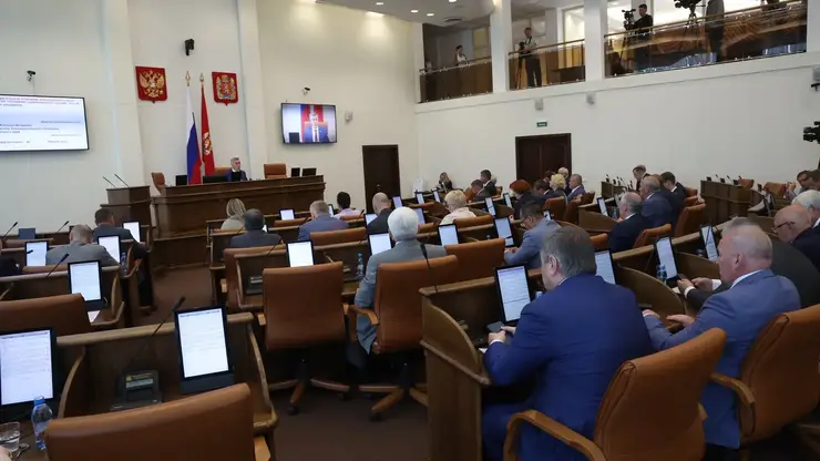 «Визитной карточкой созыва стало умение находить компромиссы по сложным вопросам»: Алексей Додатко подвёл итоги работы текущего созыва