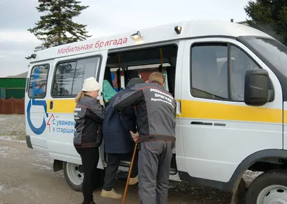 Более 4, 2 тысяч пенсионеров из отдалённых посёлков Красноярского края доставили мобильные бригады в поликлиники в 2022 году