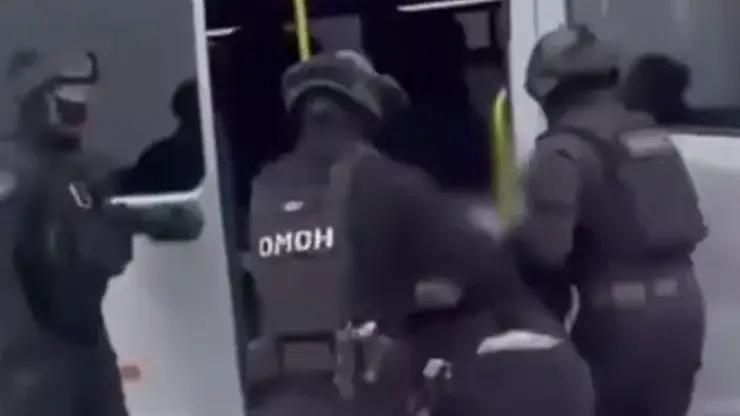 От знакомства до угона: как томич и омич спланировали кражу Toyota Camry в Красноярске