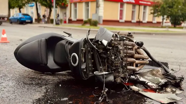 В Красноярске женщина за рулем авто не пропустила мотоцикл, водитель погиб