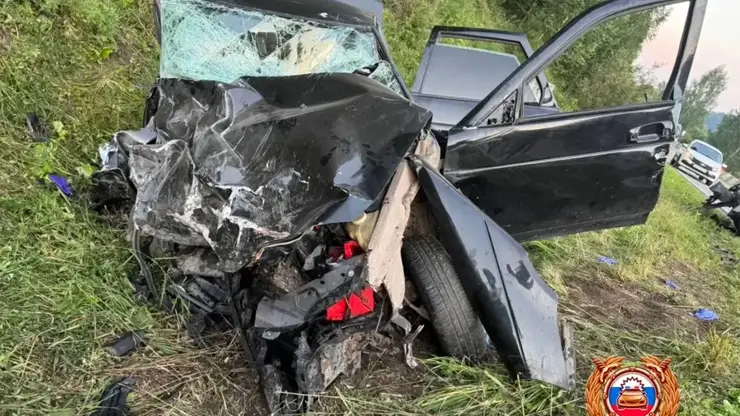 Молодой бесправник на «Приоре» устроил смертельную аварию под Красноярском