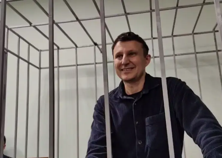 Депутата Глискова увезли на скорой помощи из зала суда в Красноярске