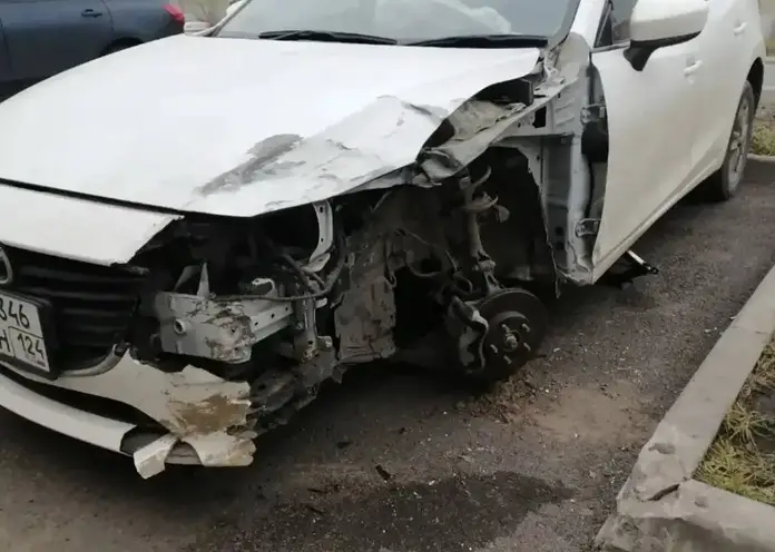 Пьяный угонщик разбил машину матери бойца СВО в Красноярском крае