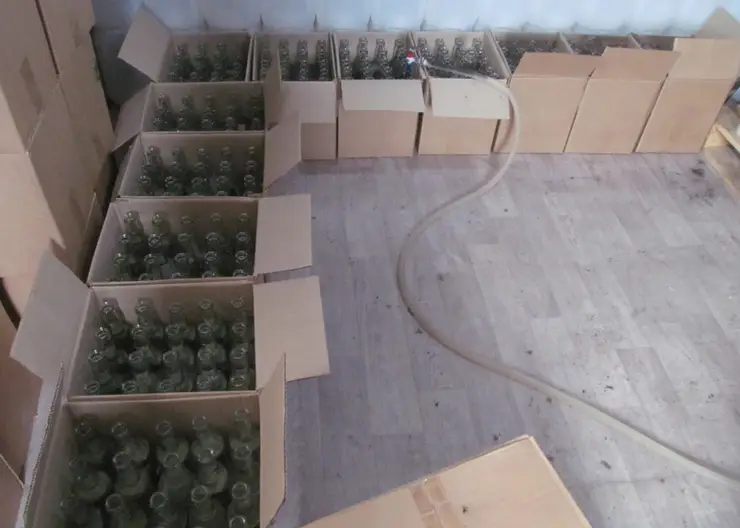 В Минусинске пресечена деятельность подпольного цеха по производству алкоголя