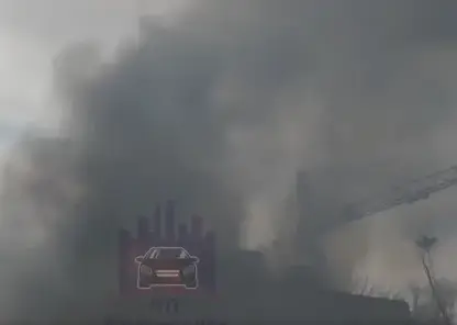 В Красноярске пожар в районе гипермаркета «Окей» возле Октябрьского моста