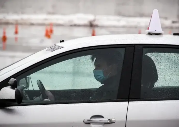 Россиян предложили обязать платить за каждую попытку сдачи экзамена на водительские права