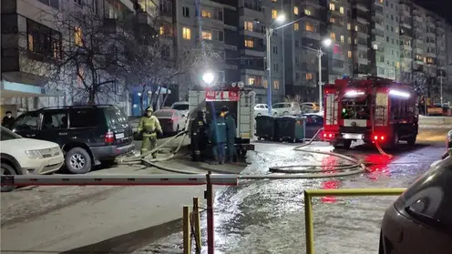 В Красноярске на улице Копылова полностью выгорела квартира на 7 этаже