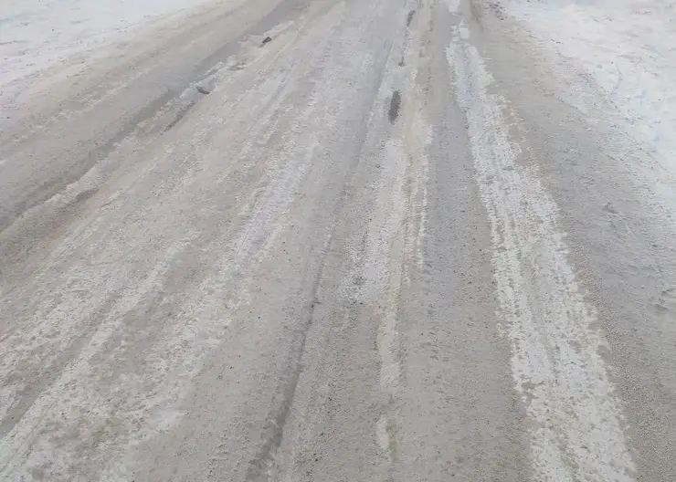 Красноярские дорожники не смогли убрать снег на улице Седова. Почему?