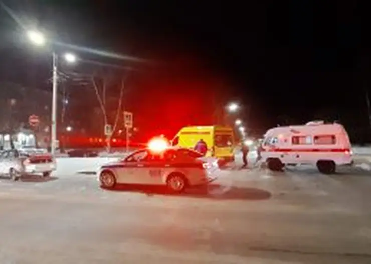 На Кузбассе машина скорой помощи попала в ДТП