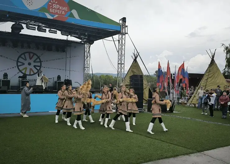 Радио Сибирь представило увлекательную программу для гостей на ЯРких берегах в Красноярске