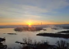 В Красноярске на Енисее произошел разлив топлива из затонувшего теплохода