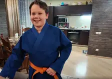 Красноярский школьник получил в подарок от Путина синее кимоно