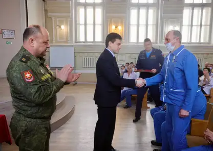 Губернатор Красноярского края вручил государственные награды бойцам СВО