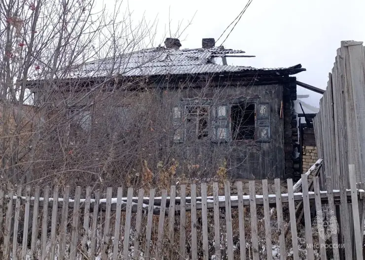 В Ачинске при пожаре в частном доме погиб мужчина