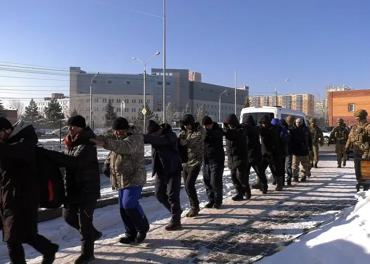 Рейд по мигрантам на складах Wildberries прошел в Новосибирске. В компании отрицают наличие нелегалов