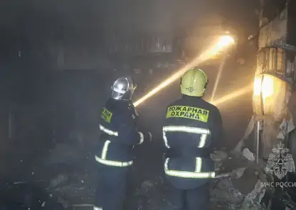 В Норильске произошел пожар в гаражном массиве