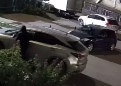 В Красноярске задержан серийный вор зеркал с люксовых автомобилей. Ущерб оценили в 500 тысяч рублей
