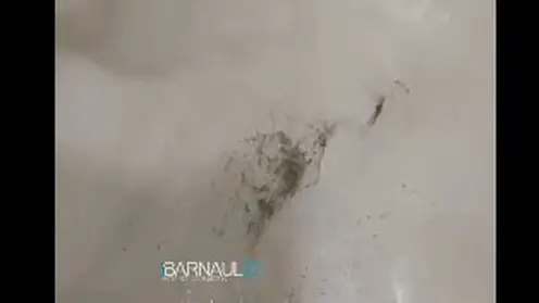 В Барнауле в одном из домов из крана течет вода с землей
