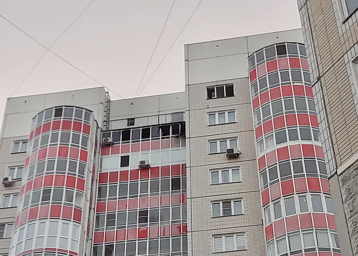 В Красноярске в результате возгорания на балконе пострадала женщина