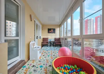 В Красноярске двухэтажную квартиру с игровой на Взлетке продают за 26,5 млн