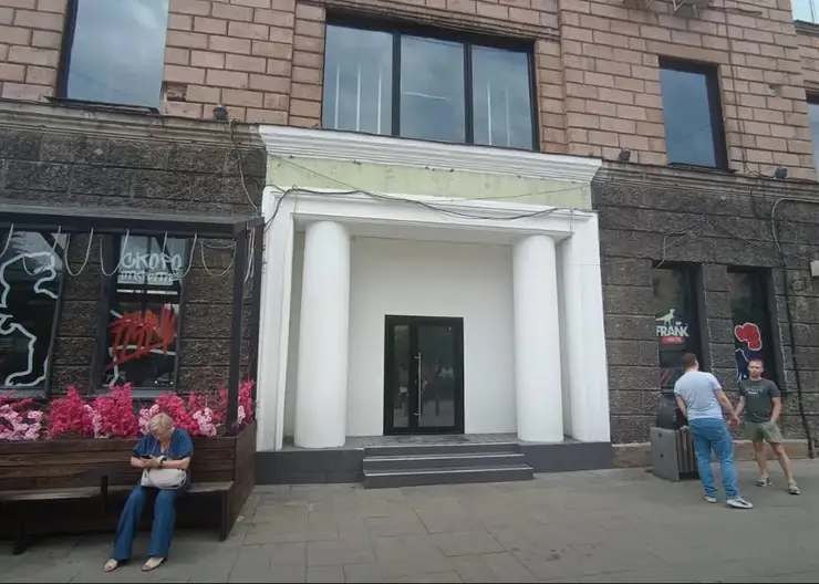 В красноярский ресторан Басты ищут официантов с зарплатой от 100 тысяч рублей