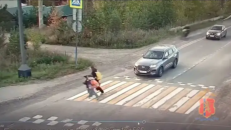 Подросток на мотоцикле сбил семилетнюю девочку в Емельяновском округе