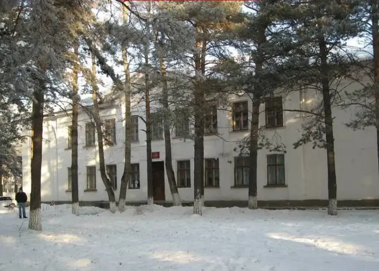 100 тысяч рублей компенсации получил красноярский школьник за ожоги лица от перцового баллончика