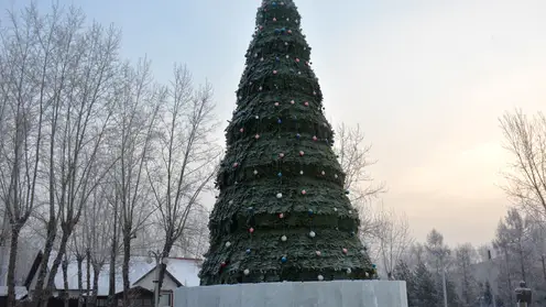 В Ленинском районе Красноярска начали строить ледовый городок