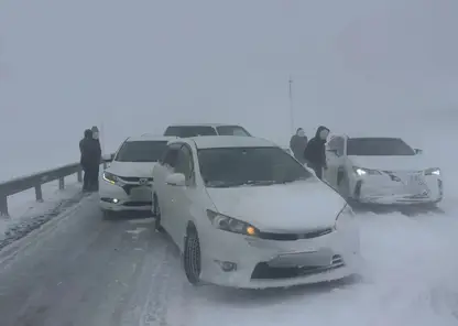 На трассе в Забайкалье столкнулись 11 автомобилей