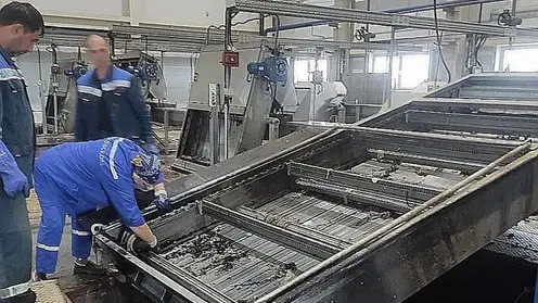 На Красноярской ГЭС увеличили сброс воды для очистки Енисея