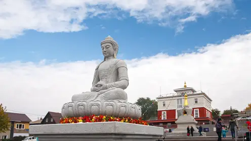 Буддийский центр в Красноярске выиграл дело о земле под ступой