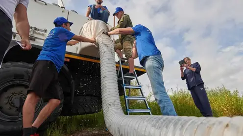 «Востсибнефтегаз» выпустил в Енисей 26 тысяч мальков краснокнижного осетра