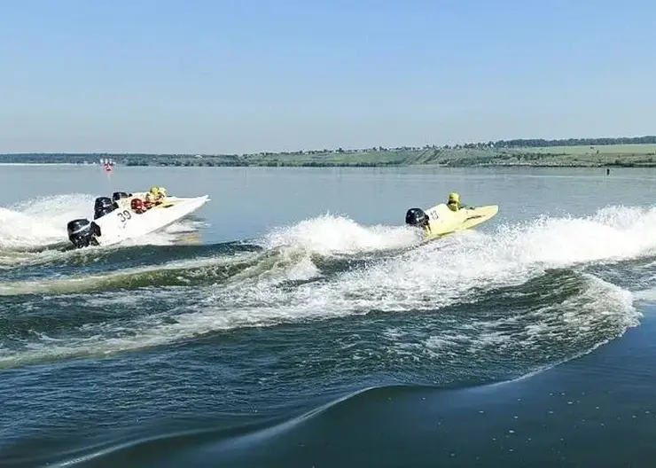 Красноярцы завоевали медали в чемпионате России по водно-моторному спорту