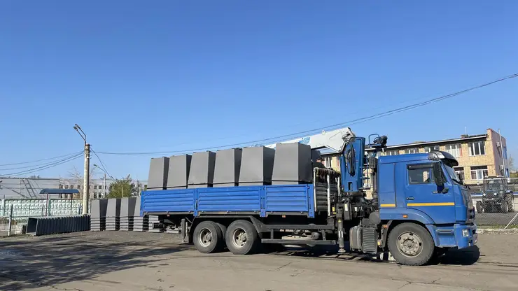 Красноярск получил почти 500 новых баков для мусора. Они помогут решить проблему переполненных площадок