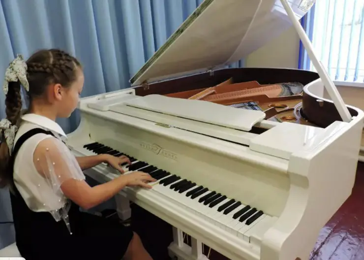 В железногорской музыкальной школе появились два новых рояля