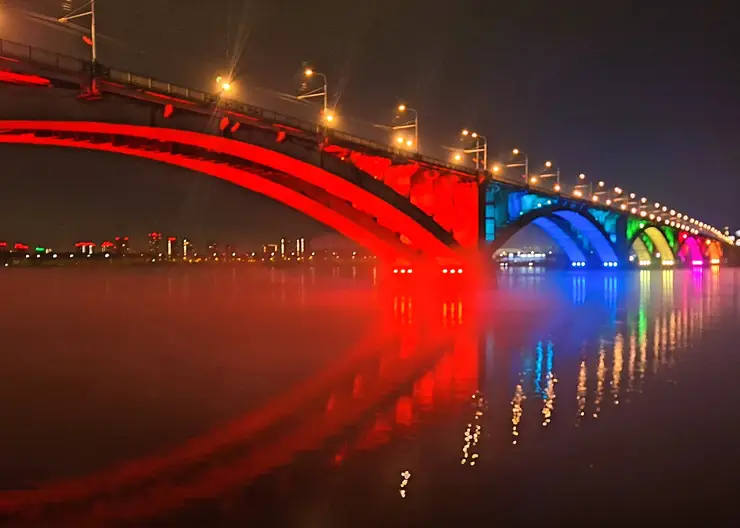 Лебедев в восторге от Красноярска, а Новосибирску показал «заблюренный» жест