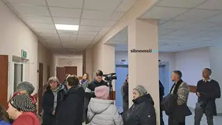 В зал суда не помещаются жители Николаевки, которые пришли оспорить КРТ и не дать снести свои дома